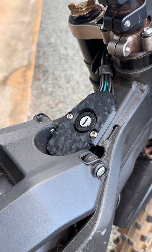 Surron AIRTAG CONCEALER - Howling Moto