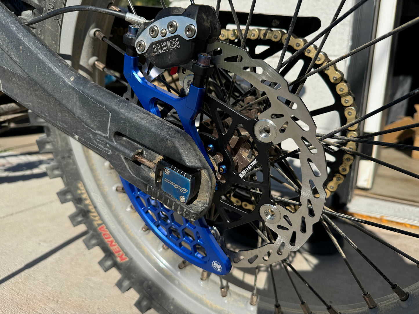 TB 220x2.3mm Floating Brake Rotor - Howling Moto