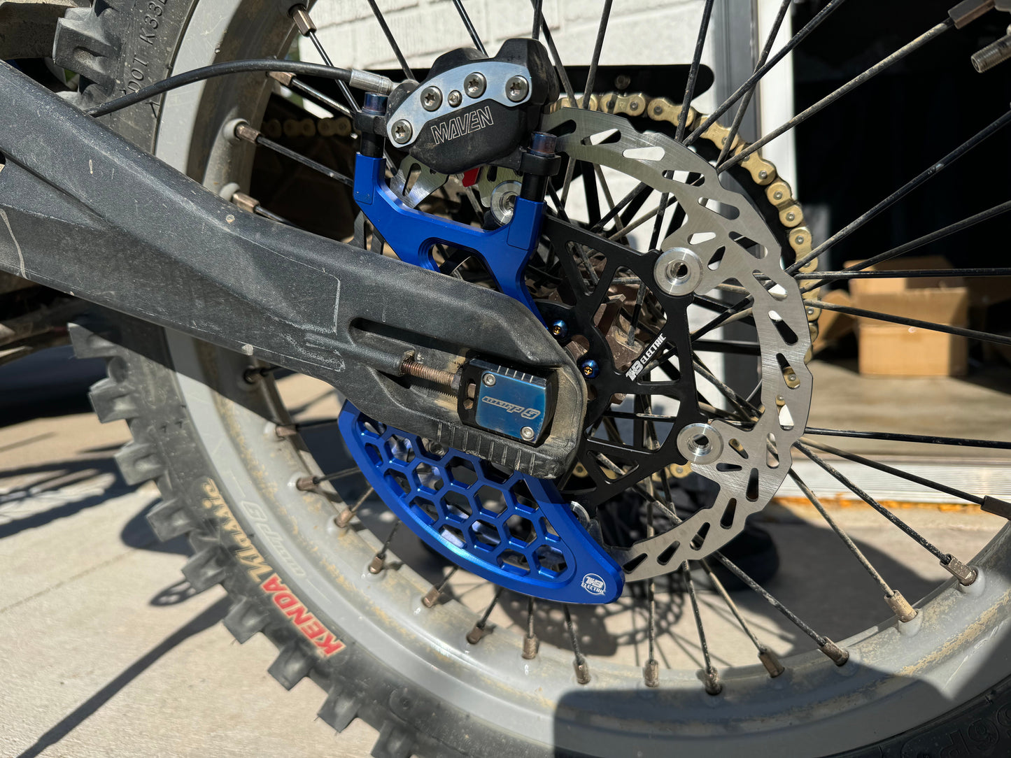 TB 220x2.3mm Floating Brake Rotor - Howling Moto