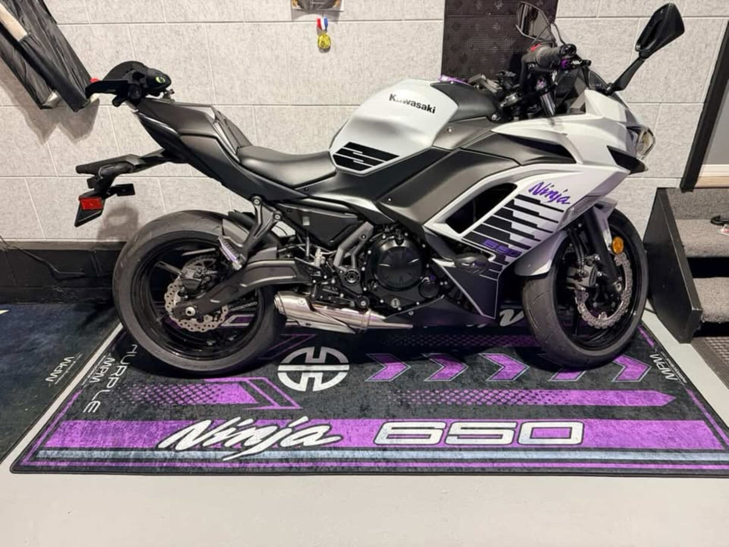 MPM Motorcycle Mat for Kawasaki Ninja 650 - MM7388 - Howling Moto