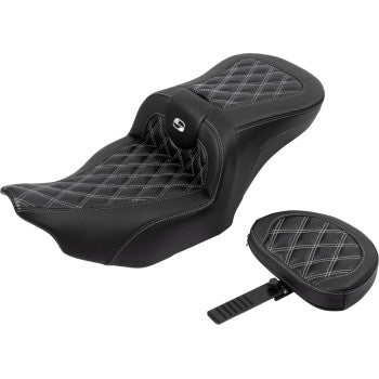 Bill's Exhausts SADDLEMEN RoadSofa™ seat with backrest, carbon fiber finish, lattice and silver stitching for FLTR/FLHX 2023-2024.