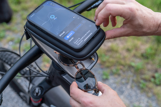 Bill's Exhausts SP CONNECT Wedge Case SPC+ for phone, black protective cover with textured surface and secure fit.