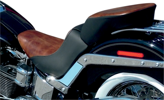 Brown SADDLEMEN Pillion Pad Lariat seat for motorcycle, designed for comfort and style, with detailed stitching and padding.
