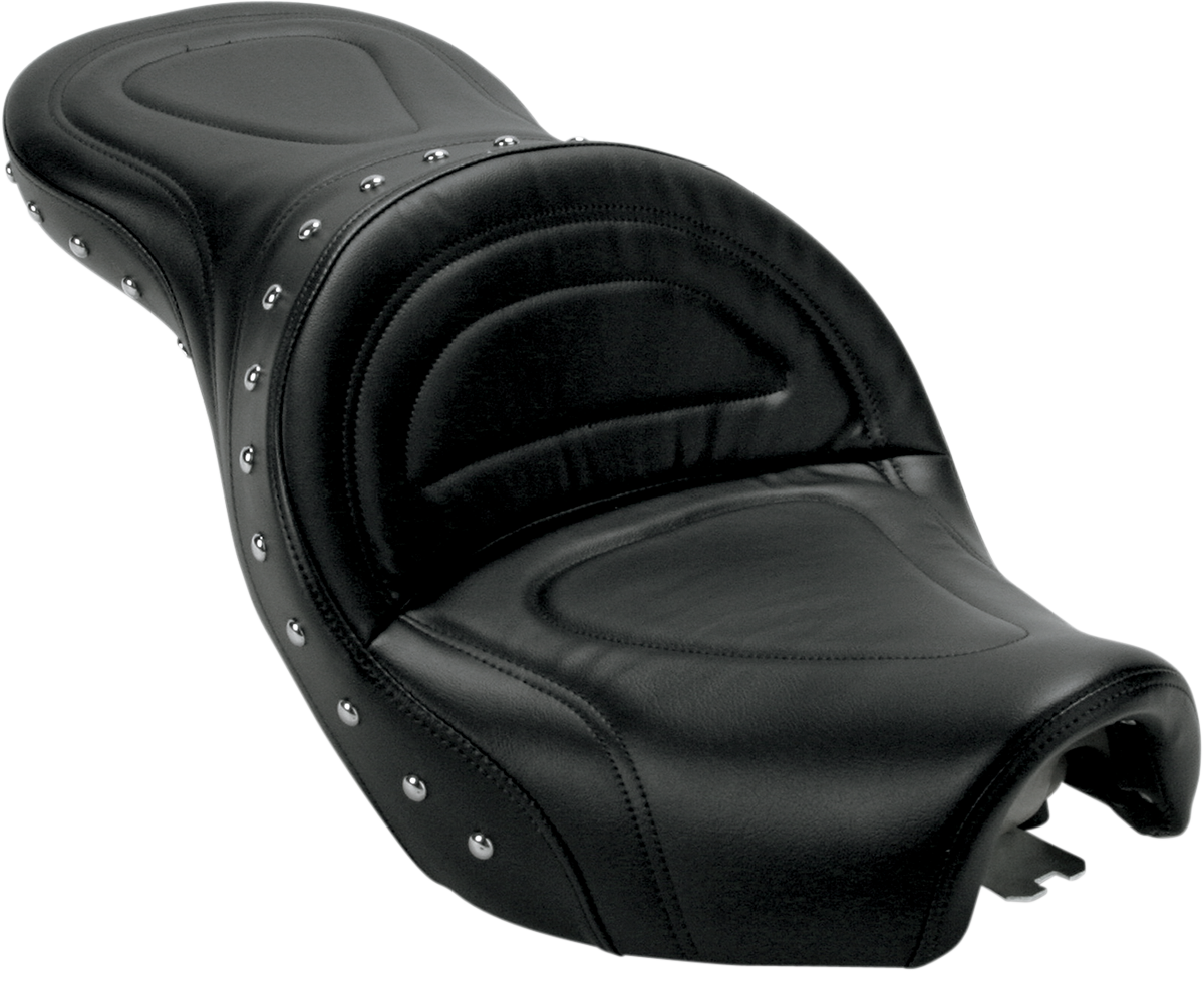 Bill's Exhausts SADDLEMEN Explorer Special Seat for VT750 motorcycle, showing the ergonomic design and custom fit details.