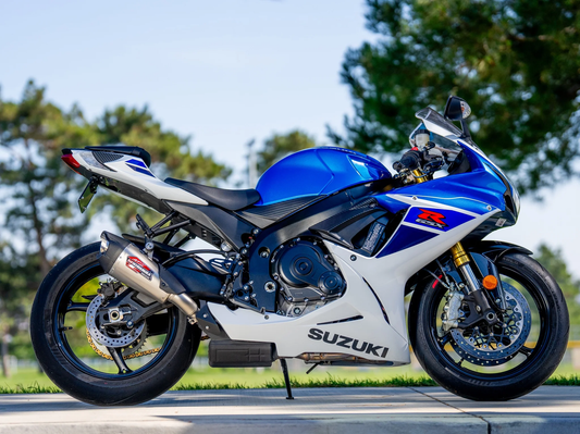 YOSHIMURA Yoshimura Part 11750BP521 Street AT2 stainless steel exhaust with carbon fiber end cap for motorcycles