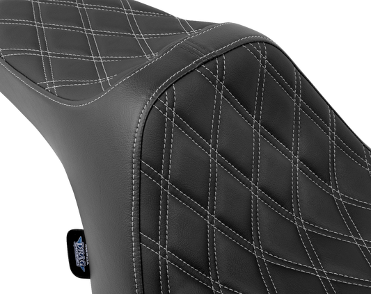 Drag Specialties Predator III motorcycle seat with double diamond silver stitching, designed for FLT/FLH models 2023-2024.