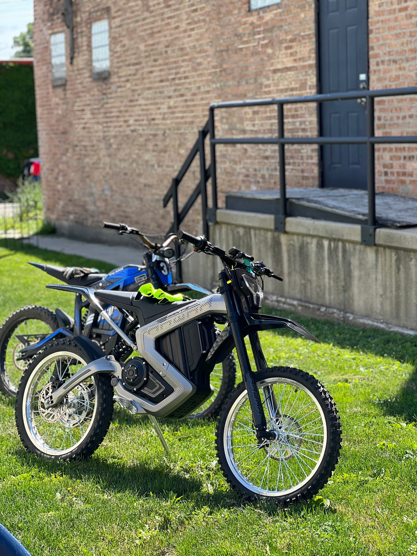 Rawrr Mantis Electric All-Terrain Bike
