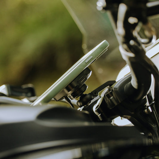Motorcycle Bar Mount | Charging Locking Qi2 - Howling Moto