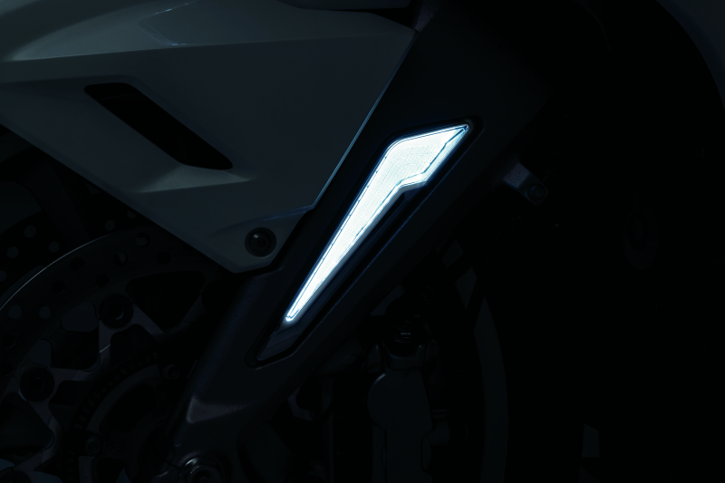 Kuryakyn Omni LED fork inserts in chrome for Honda Gold Wing 2018-2020, showing sleek LED lighting and chrome finish on motorcycle forks.