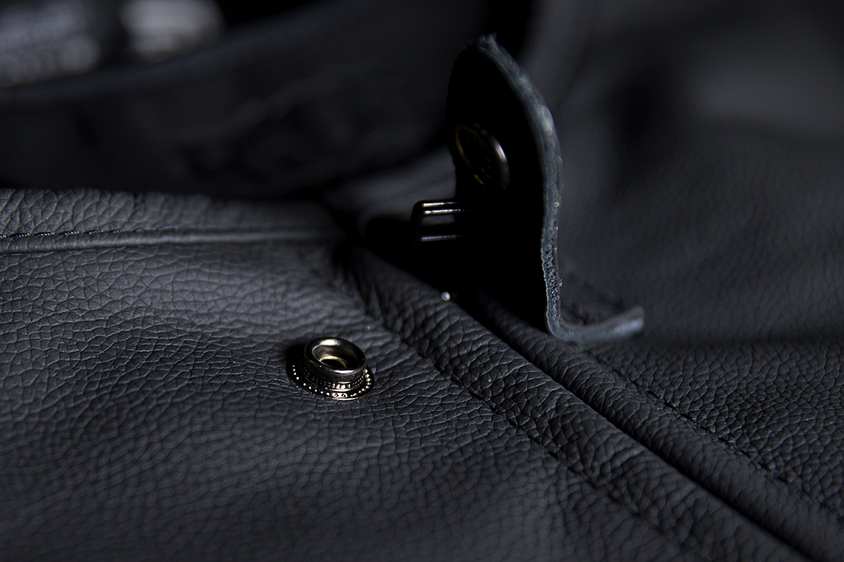 Bill's Exhausts ICON Regulator™ D30® Stripped Black Vest in 2X/3X size, featuring a sleek design and adjustable straps.