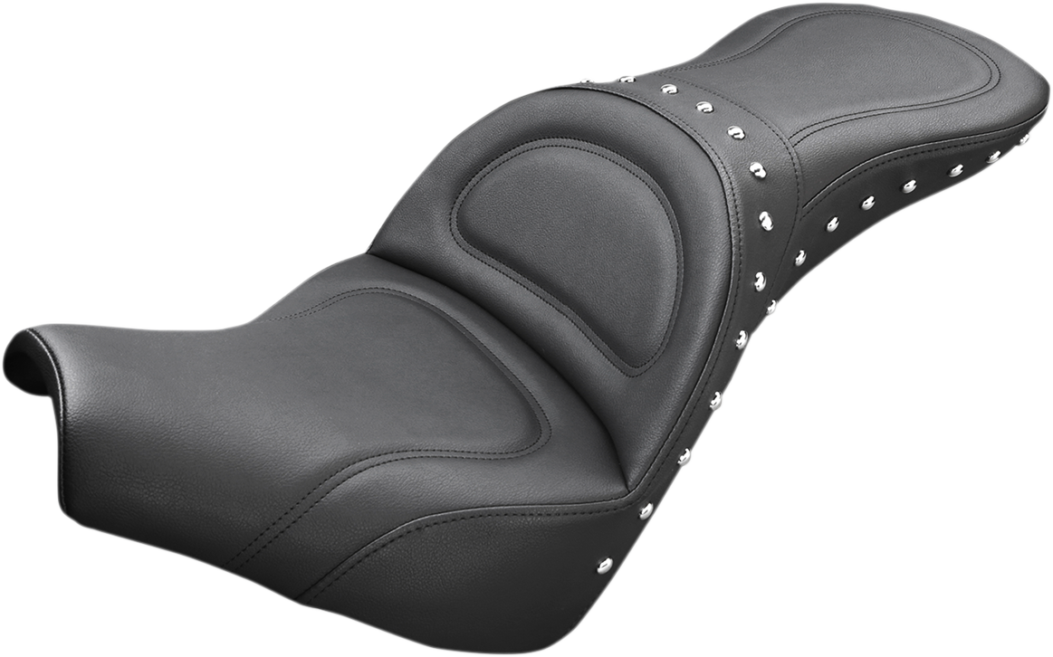 SADDLEMEN Explorer Special Seat for motorcycles, black leather with detailed stitching, designed for comfort and durability.