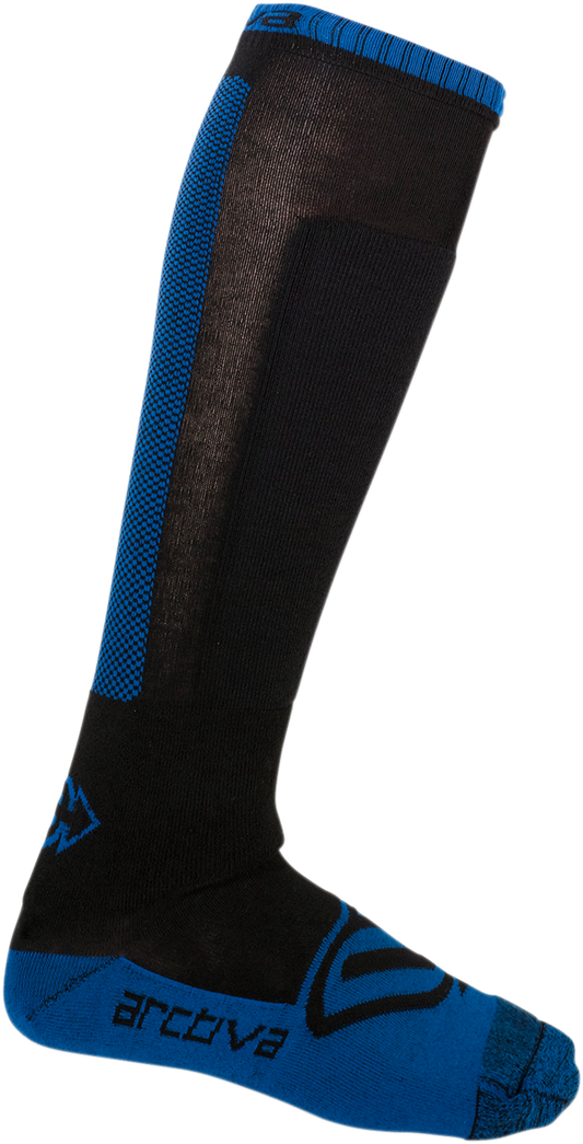 ARCTIVA evaporator socks in blue and black, small/medium size (6-9), shown with textured fabric for moisture-wicking and comfort.