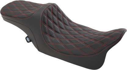 Drag Specialties Predator III 2-up seat with double diamond red thread for Harley FL 1999-2007, featuring comfortable upholstery and stylish design.
