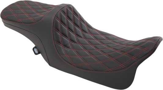 Drag Specialties Predator III 2-up seat with double diamond red thread for Harley FL 1999-2007, featuring comfortable upholstery and stylish design.