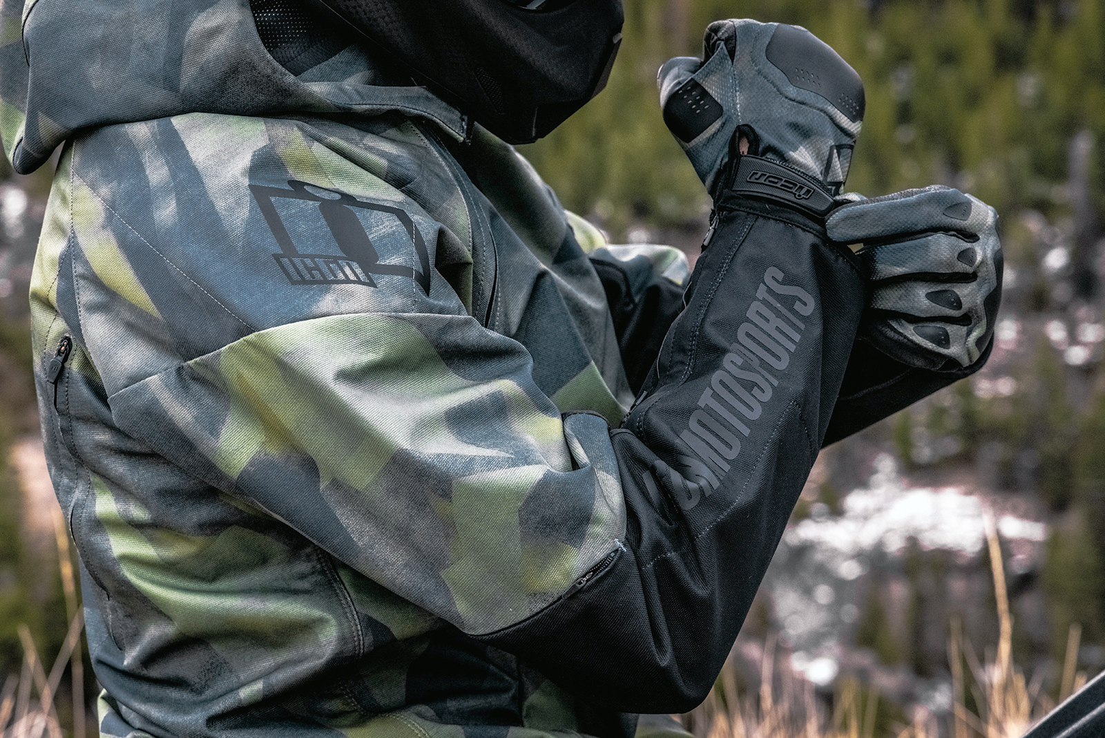 Bill's Exhausts ICON Airform Battlescar™ Green Jacket in Small, featuring a sleek, lightweight design with detailed stitching and branding.