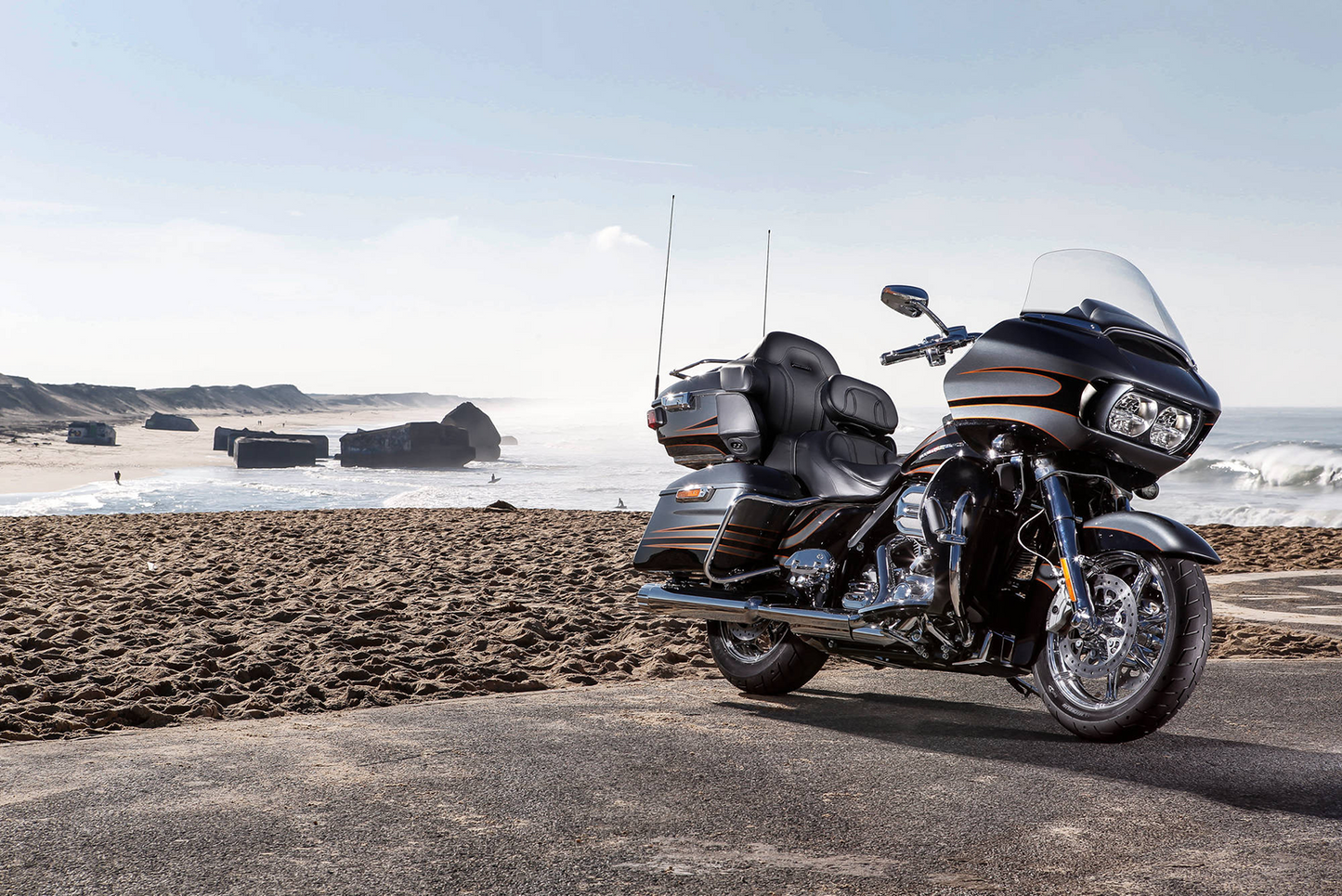 Michelin Scorcher 21 rear motorcycle tire with 160/60R17 size and 69V load rating, featuring tread pattern and sidewall details.