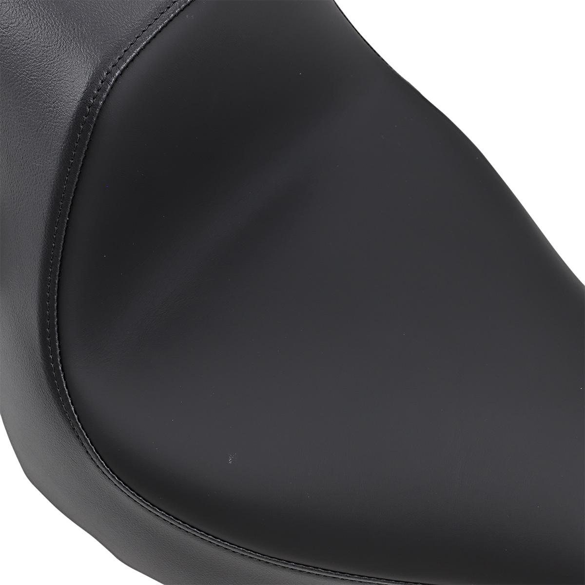 Drag Specialties EZ-Solo seat for FXFB/S motorcycles, smooth solar-reflective leather, designed for 2018-2022 models.