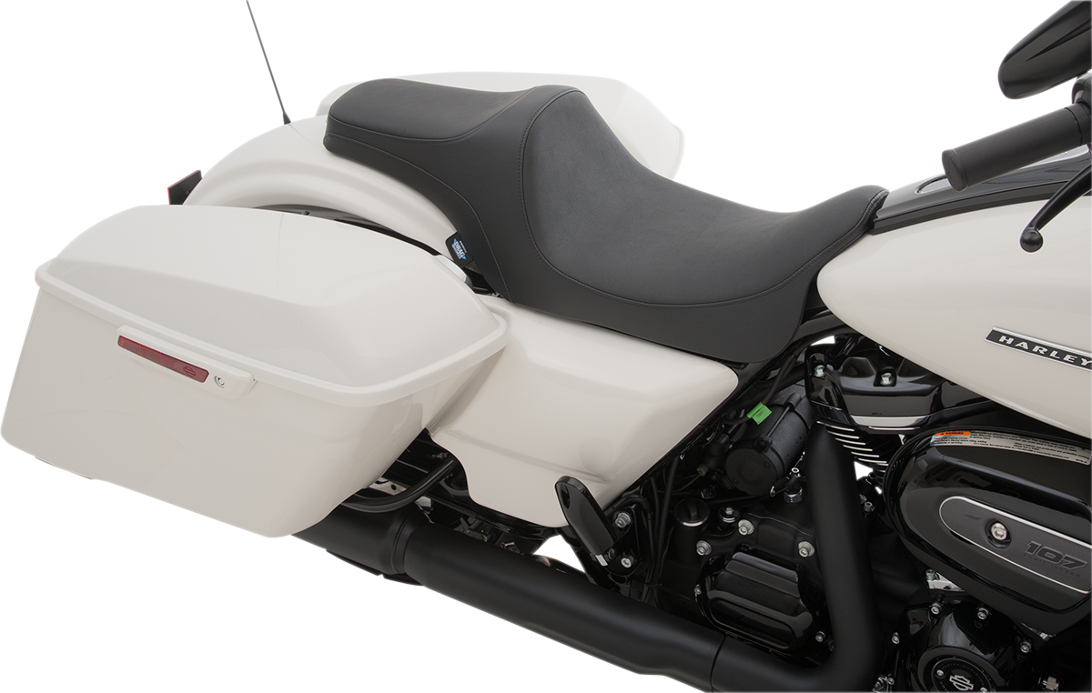Drag Specialties Predator III seat for Harley-Davidson FL, smooth finish with narrow front design, motorcycle seat for 2008-2023 models.
