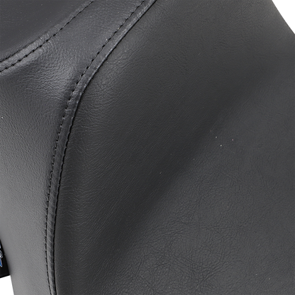 Drag Specialties Predator III smooth seat for Harley XL '04-'22, motorcycle seat with sleek design and comfortable padding
