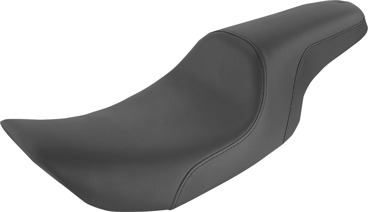 Black SADDLEMEN Profiler seat for FLHR/FLHX motorcycles, smooth finish, designed for comfortable riding.