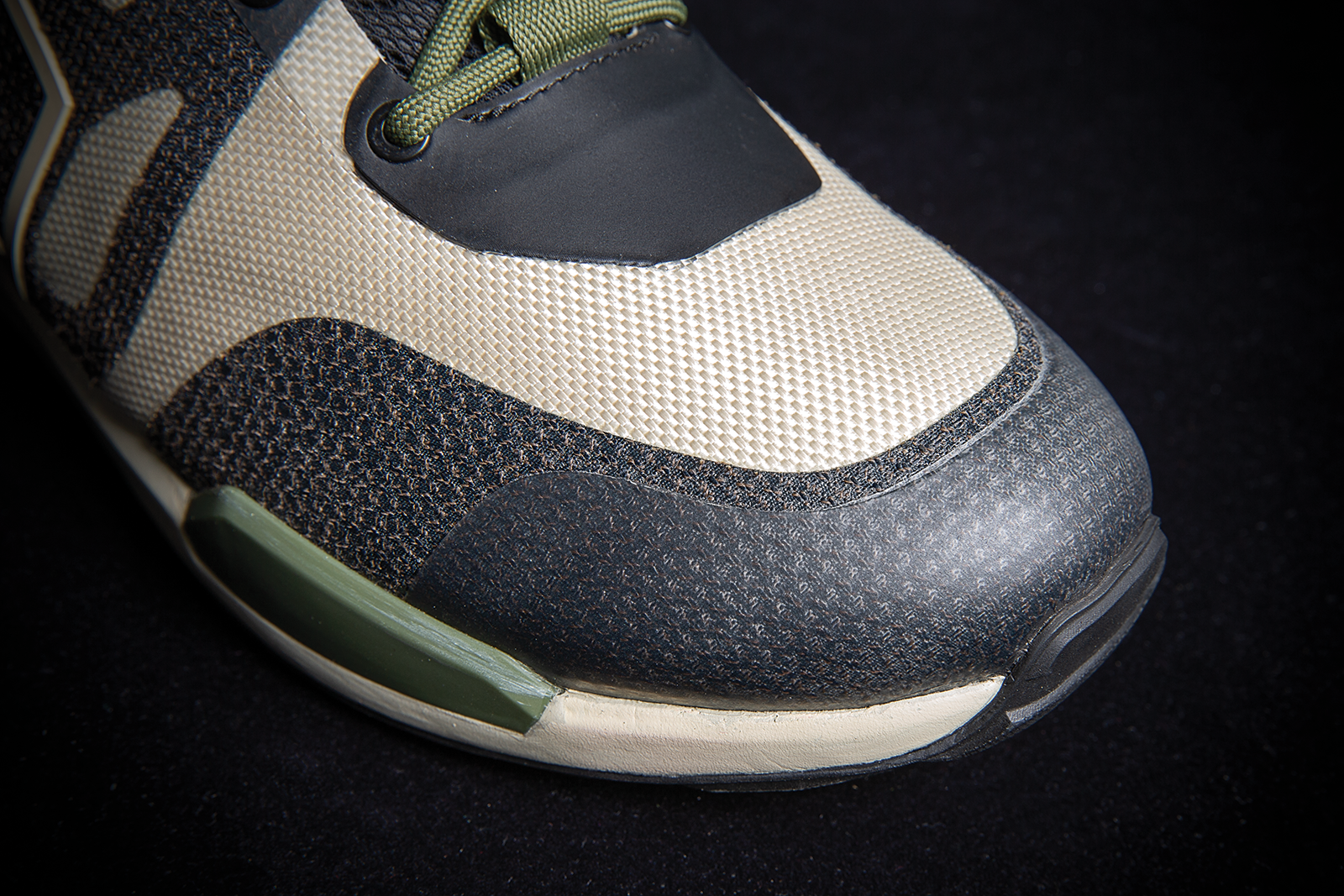Green ICON Hooligan Shoes by Bill's Exhausts, size 10, shown in a detailed front view with laces and stylish design.