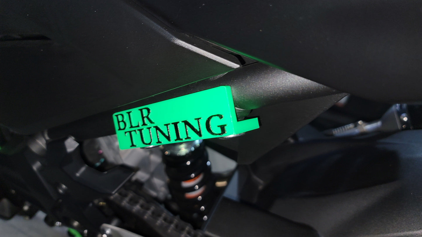 KAWASAKI Z400 & NINJA 400 PASSENGER PEG DELETE PLATE - Howling Moto