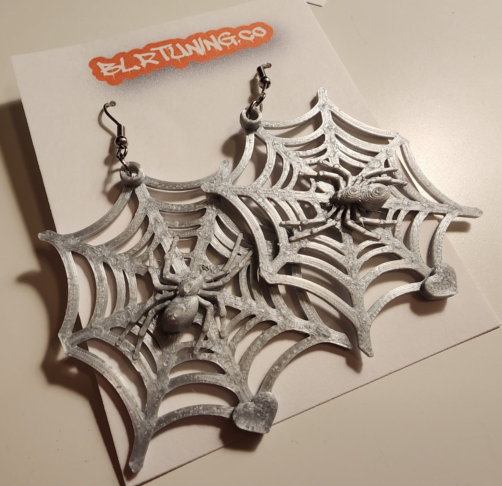 SPIDER IN WEB EARRINGS - Howling Moto