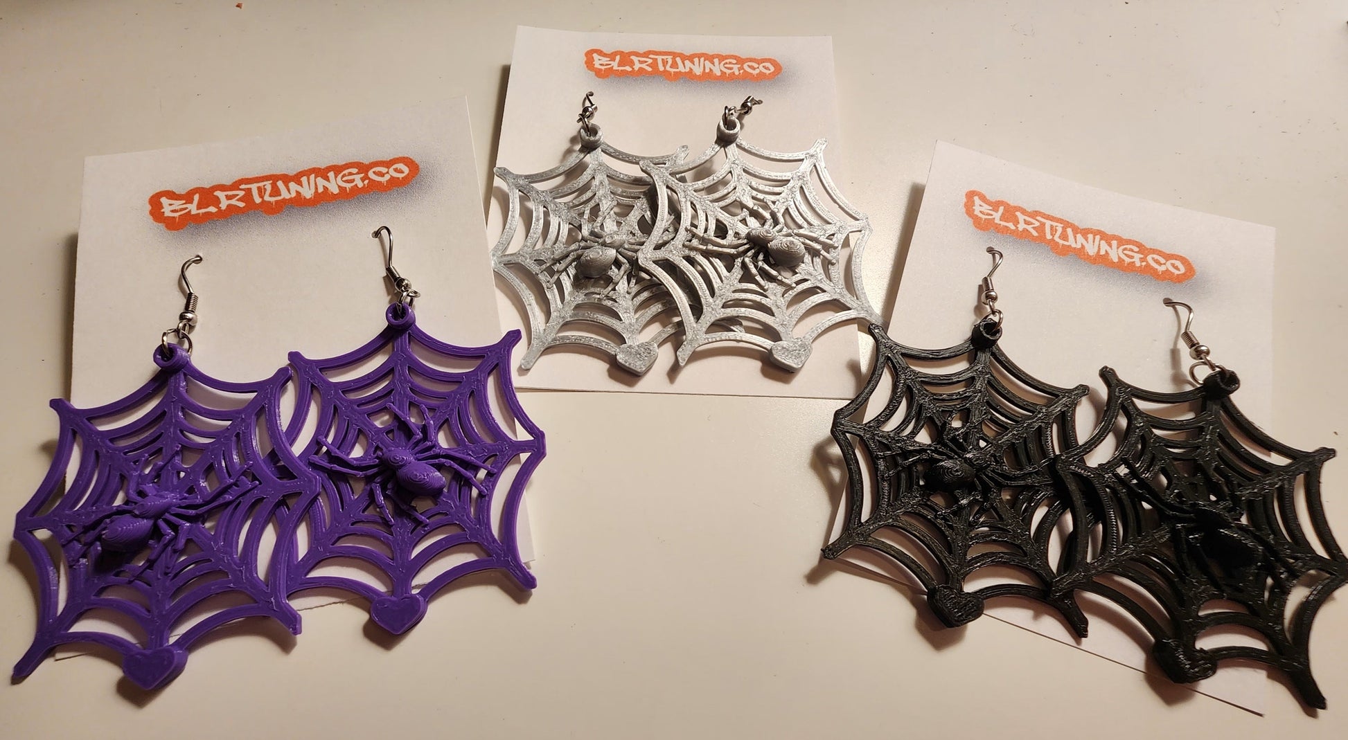 SPIDER IN WEB EARRINGS - Howling Moto
