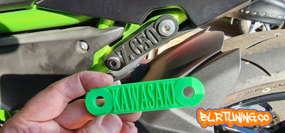 KAWASAKI Z650 PASSENGER REAR PEG DELETE PLATES - Howling Moto