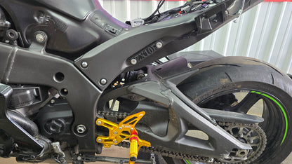 KAWASAKI NINJA ZX-10R ZX-10RR ZX1000 REAR PEG DELETE BLOCK OFF PLATES AND EXHAUST HANGER KIT FITS 2011 - 2024 - Howling Moto