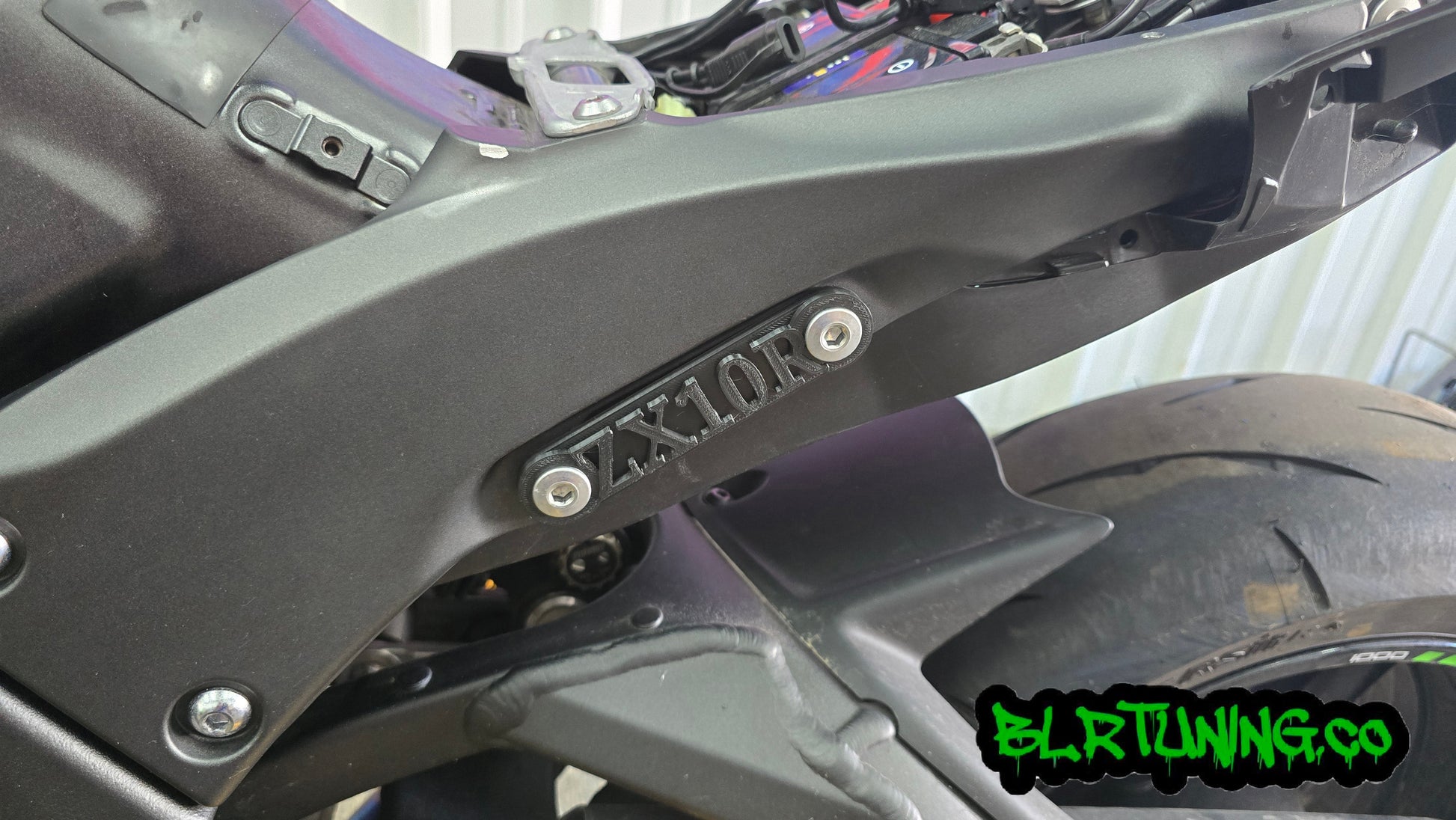 KAWASAKI NINJA ZX-10R ZX-10RR ZX1000 REAR PEG DELETE BLOCK OFF PLATES AND EXHAUST HANGER KIT FITS 2011 - 2024 - Howling Moto