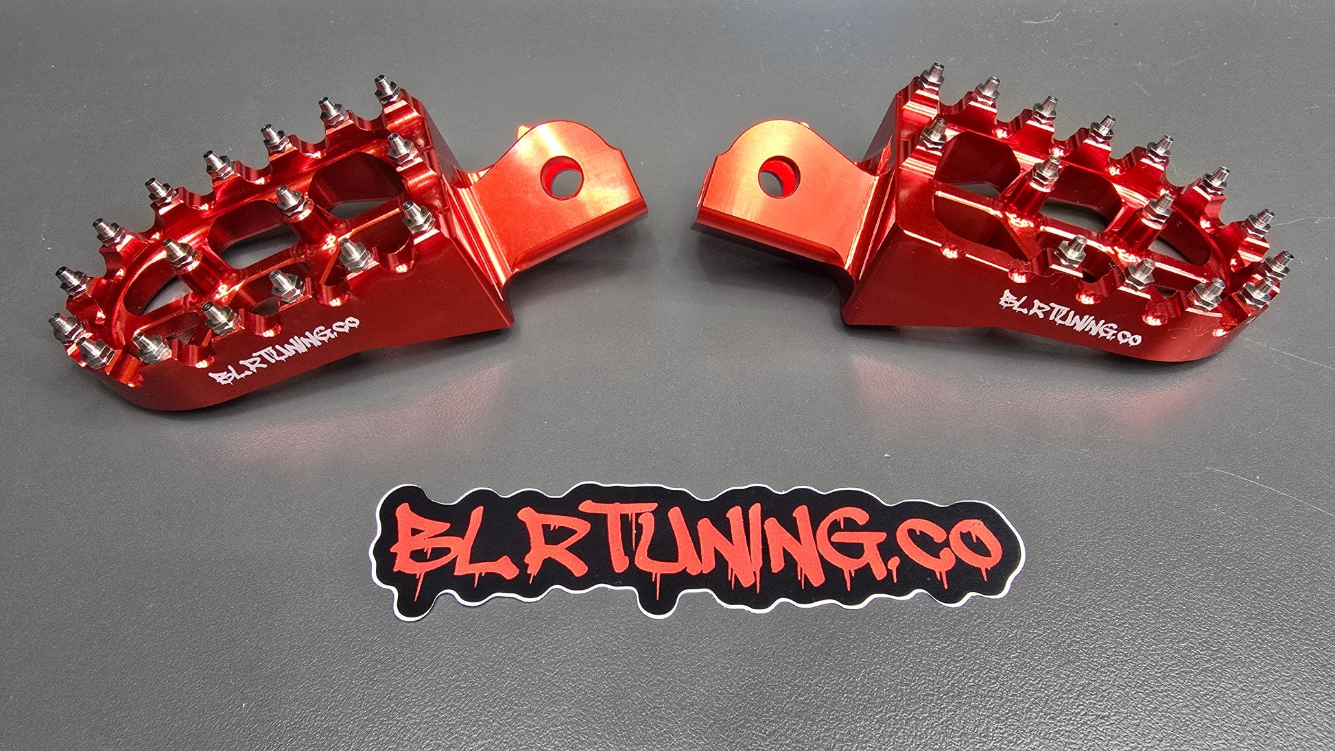 FOOT PEGS FOR RAWRR MANTIS X AND MANTIS X PRO BILLET ALUMINUM WITH STAINLESS STEEL TEETH BY BLR TUNING - Howling Moto