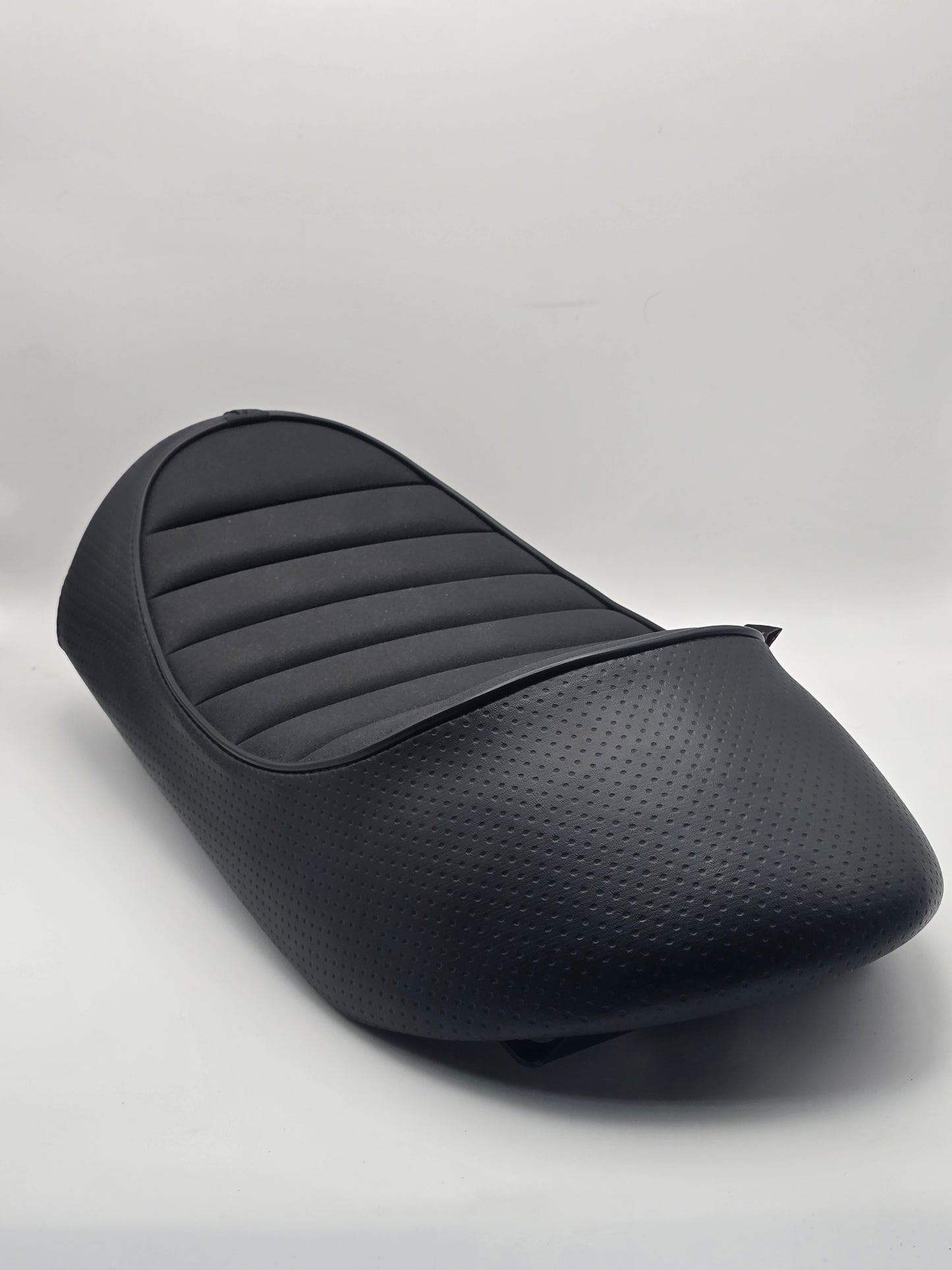 Kitaco Lowered Shorty Tuckroll Seat for Honda Monkey 125 (Used)