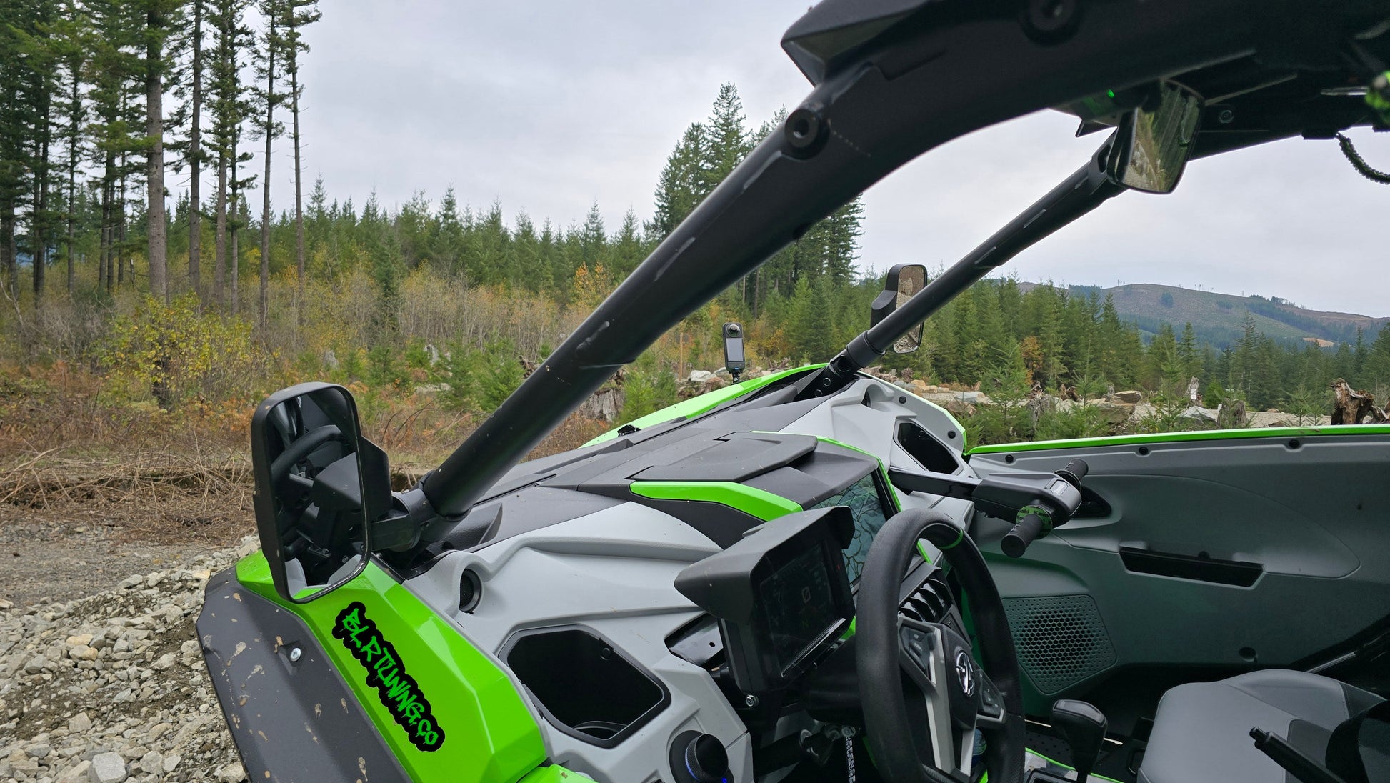UTV MIRRORS - REAR VIEW MIRROR AND SIDE MIRRORS - LIGHTWEIGHT - WIDE FIELD OF VIEW - UNIVERSAL FITMENT - 1.6 in to 2 in ROLL CAGE MOUNTED - Howling Moto