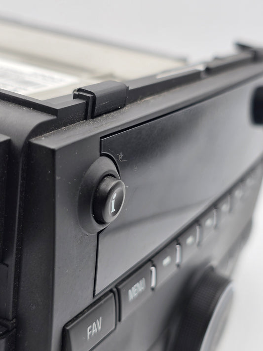 2015-21 Chevrolet Express GMC Savana Radio AM FM w Bluetooth 23475277 (Used)