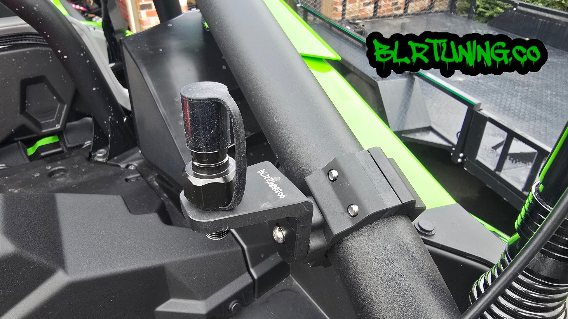 UTV AND ATV FLAGPOLE QUICK RELEASE BILLET ALUMINUM 1/4 OR 5/16 FLAGPOLE HOLDER - Howling Moto