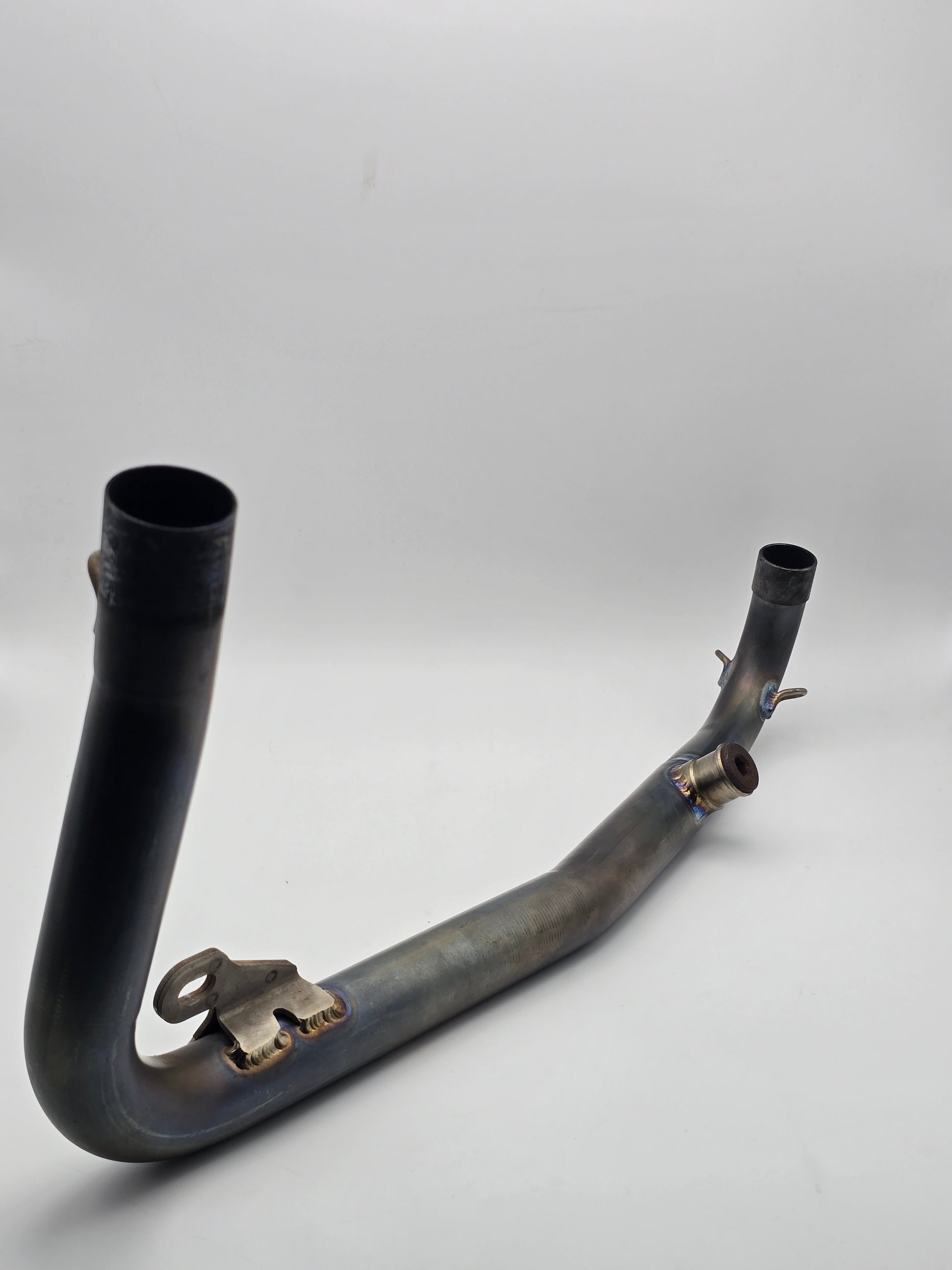 Yoshimura RS-9T titanium full motorcycle exhaust system installed on Honda Grom 2014-2020 model.