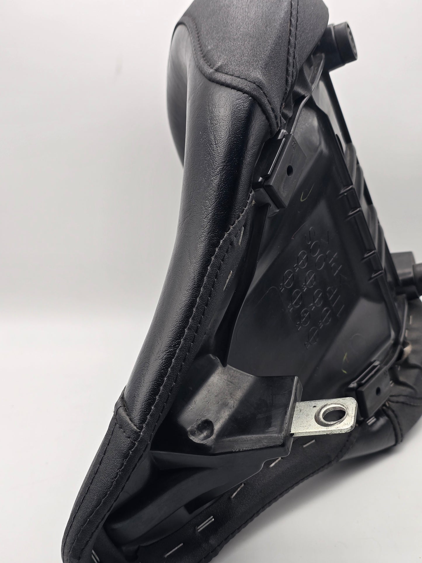 Yamaha Bolt XV950 OEM Seat (Used) - Howling Moto