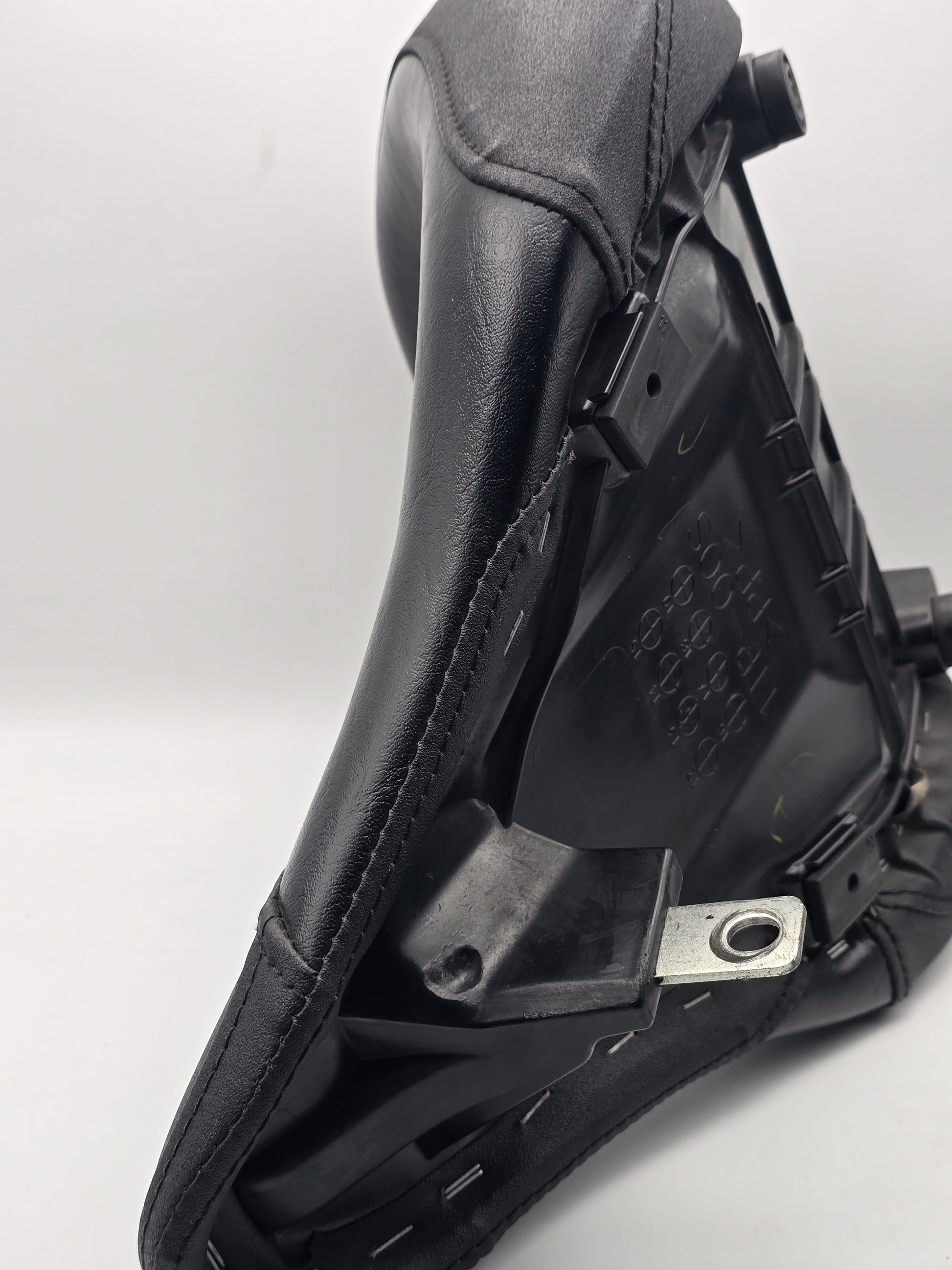 Yamaha Bolt XV950 OEM Seat (Used) - Howling Moto