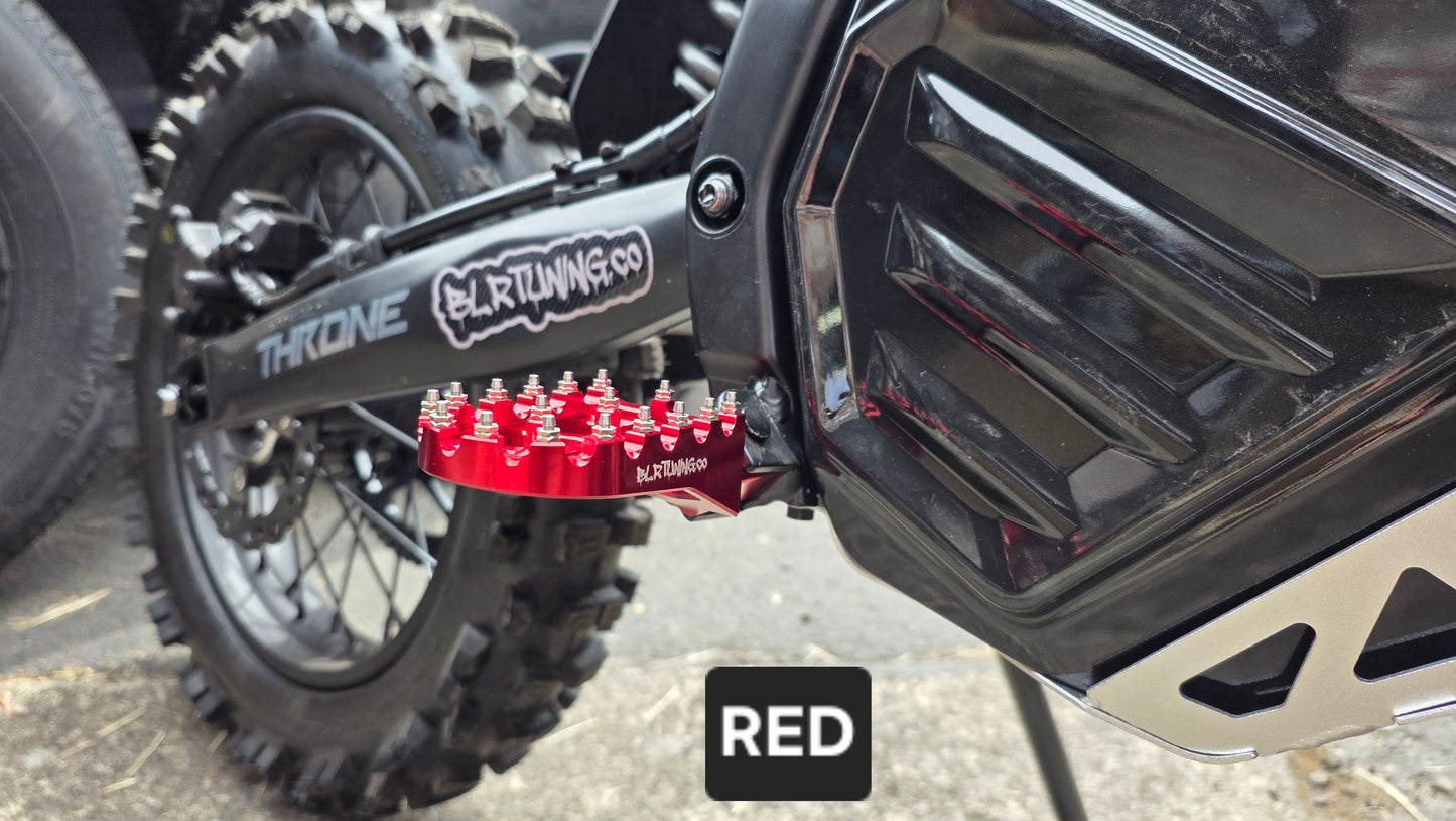 FOOT PEGS FOR STRIKE SHADOW 48v 60v 72v 2026 MODELS BILLET ALUMINUM WITH STAINLESS STEEL TEETH BY BLR TUNING
