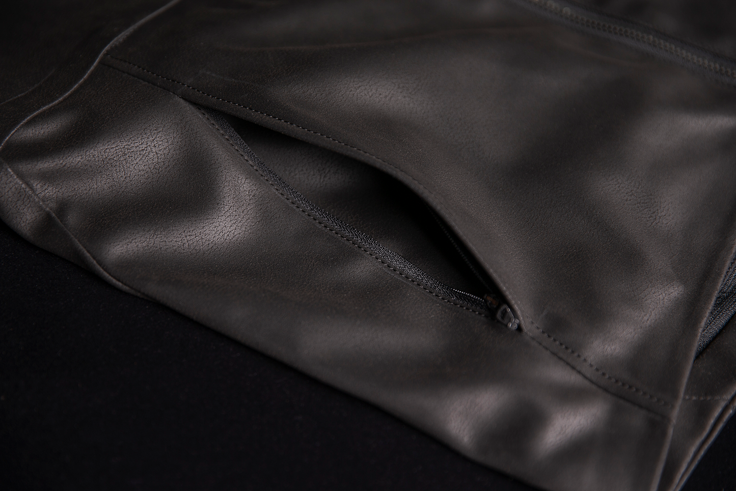 ICON Backlot vest in black with relaxed fit and Ax® Laredo synthetic chassis, size L/XL, shown on a mannequin.