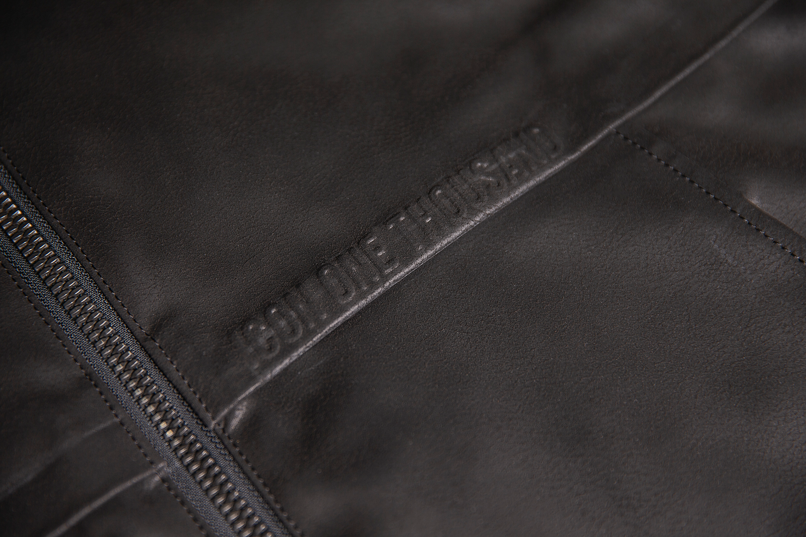 ICON Backlot vest in black with relaxed fit, featuring Ax® Laredo synthetic chassis, size L/XL, shown on a mannequin.