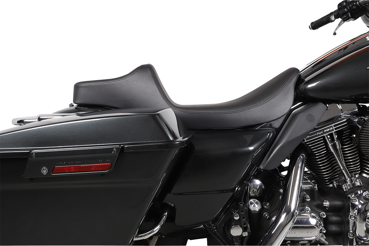 Black Drag Specialties Predator III extended reach seat for Harley FL models 1999-2007, smooth finish and comfortable design.