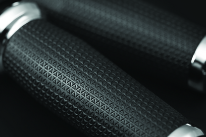 Kuryakyn Thresher Grip Metric Chrome handlebar grip with shark tooth knurling for PowerSports motorcycles and bikes.