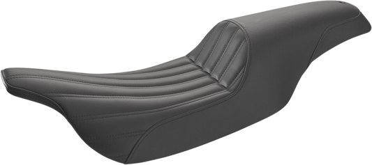 Black SADDLEMEN Profiler Knuckle Seat for motorcycles, featuring a sleek design and comfortable cushioning.