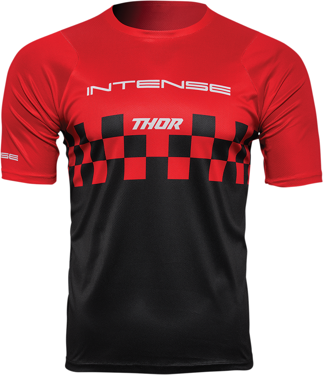 Red and black THOR Intense Assist Chex short-sleeve jersey for MTB and e-MTB, featuring breathable performance fabric in medium size.