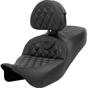 SADDLEMEN Roadsofa™ motorcycle seat with backrest, lattice stitch design, carbon fiber finish, compatible with FL models 2008-2023.