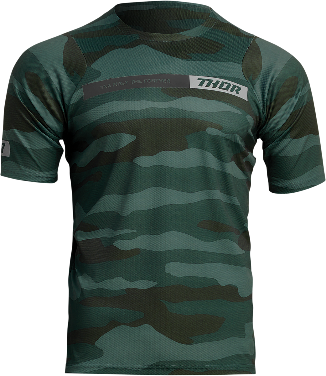 THOR Assist short-sleeve jersey in camo green, model 5020-0023, XL; lightweight cycling jersey with camo print and breathable fabric.