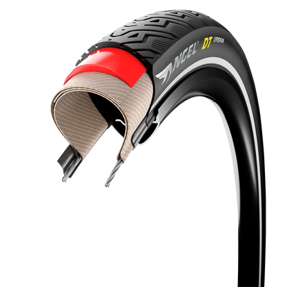 Pirelli Angel™ DT Urban tire 700x32C (32-622) with tread pattern for city cycling, designed for durability and performance.
