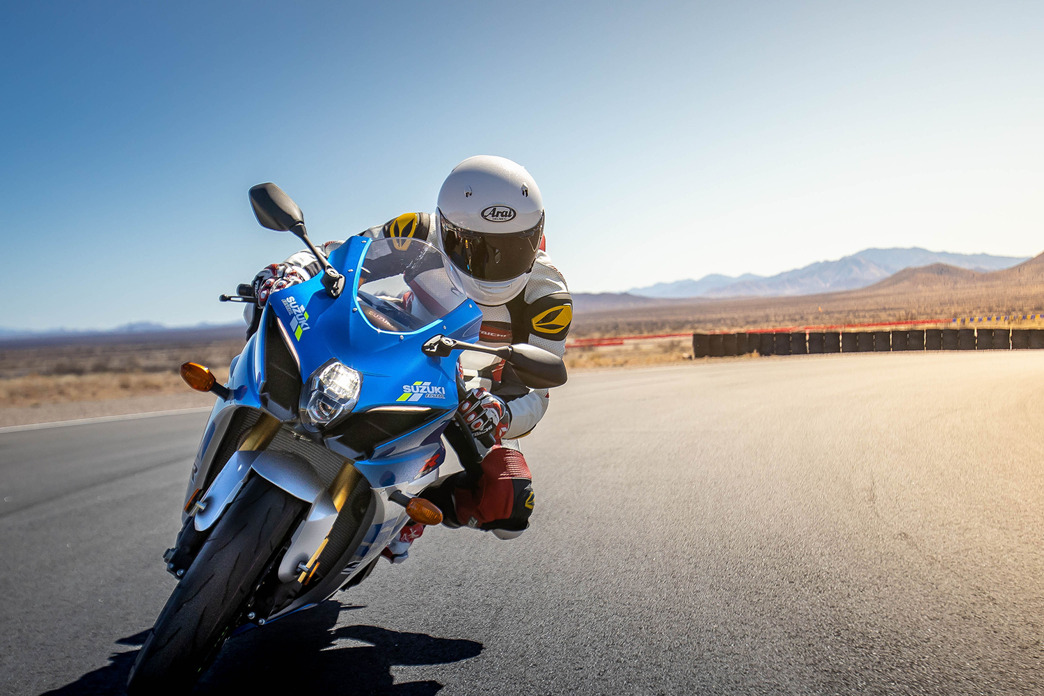 Arai Contour-X helmet in solid diamond white with advanced aerodynamics and communication system compatibility, size 2XL.